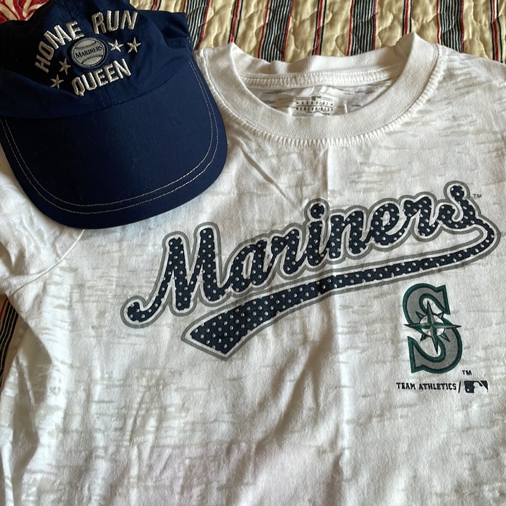 Mariners Baseball hat (women’s one size) & Mariners burnout T-shirt